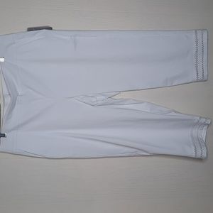 NWT ALLISON DALEY WOMAN WHITE EYELET LEG ANKLE PANTS SZ 22W.
